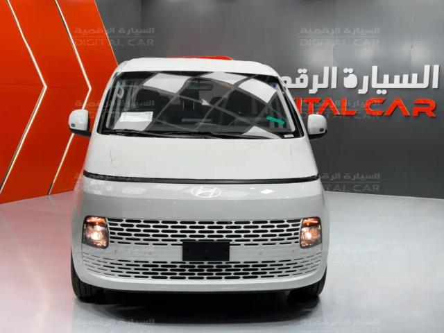 هيونداي-ستاريا-9-راكب