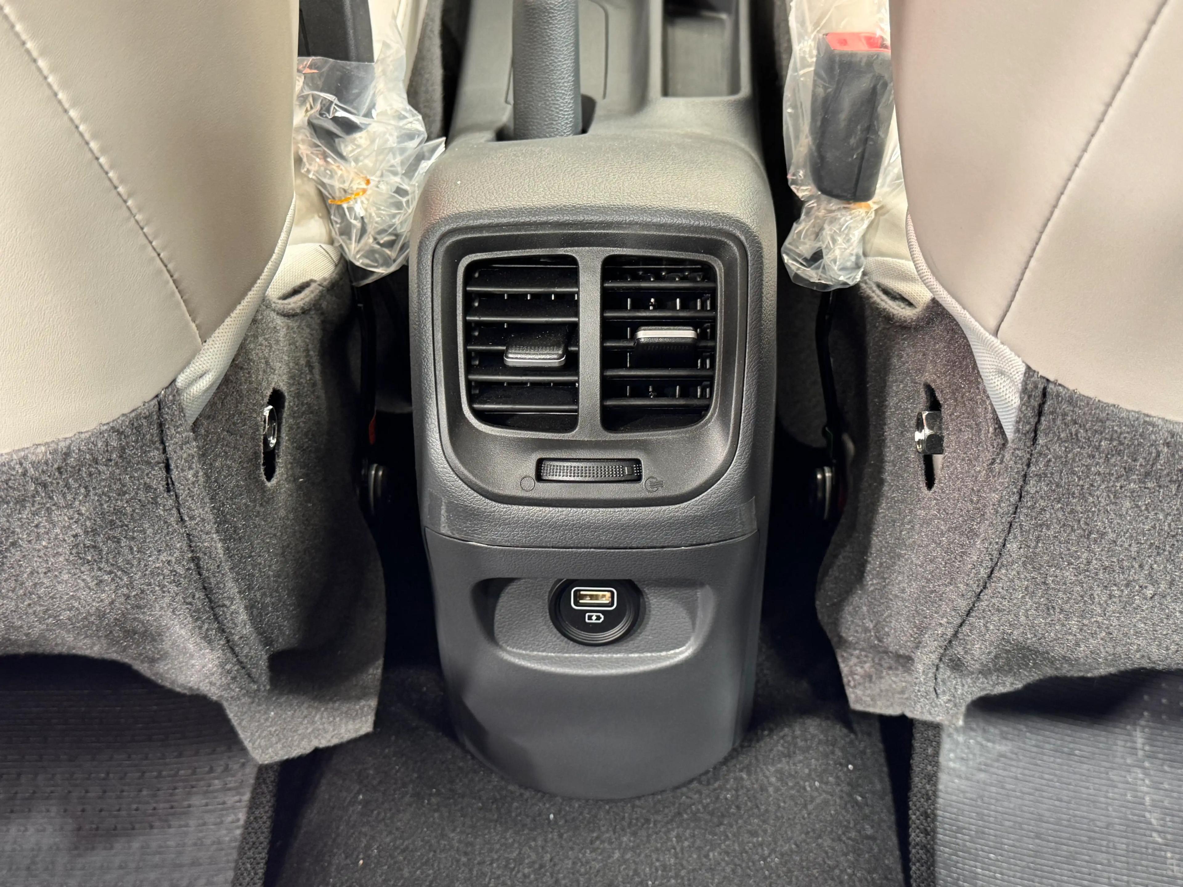 interior image_3