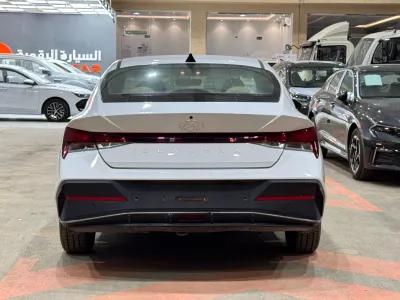 HYUNDAI-ELANTRA-1.6-MPI SMART CVT