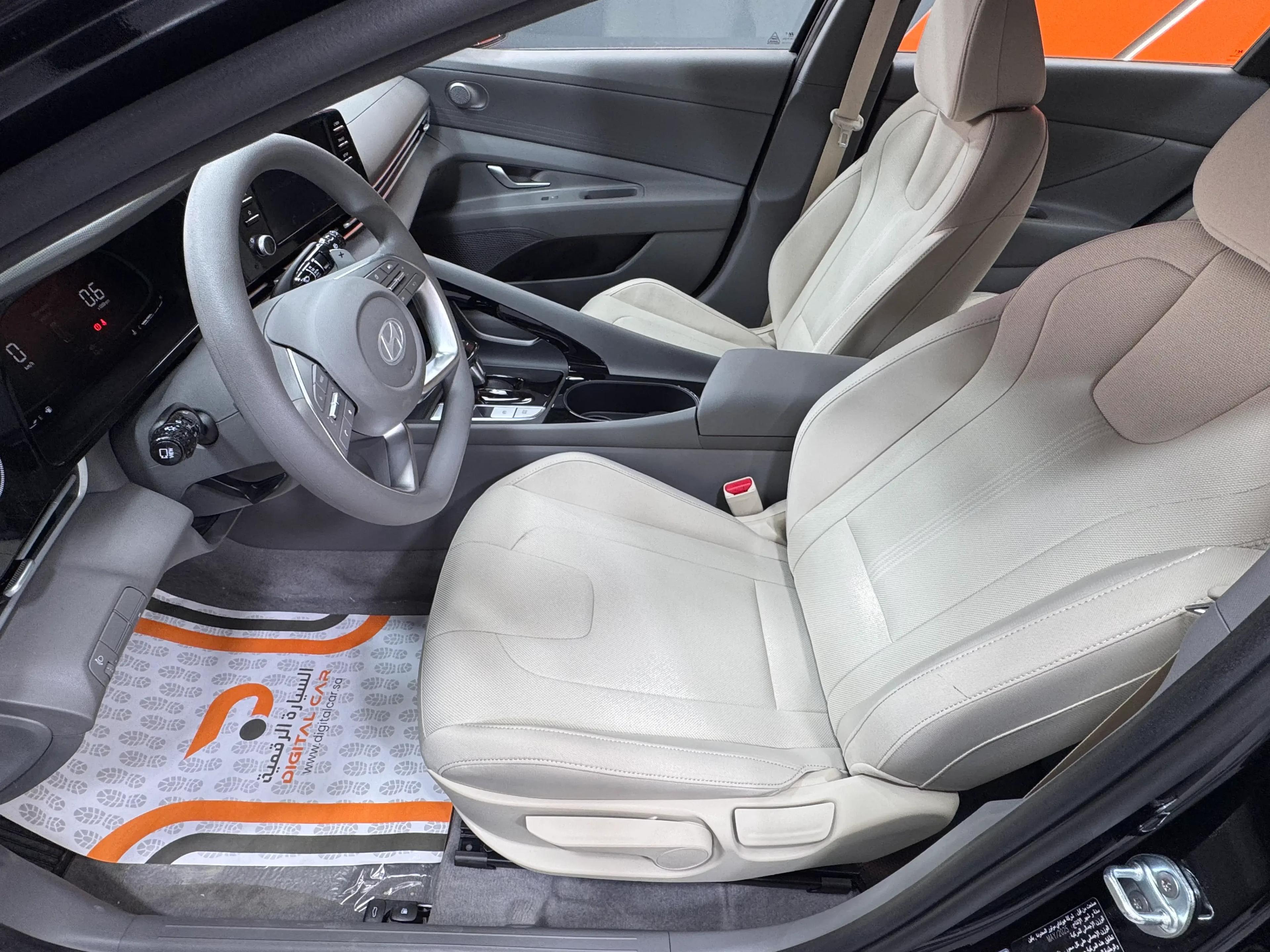interior image_0