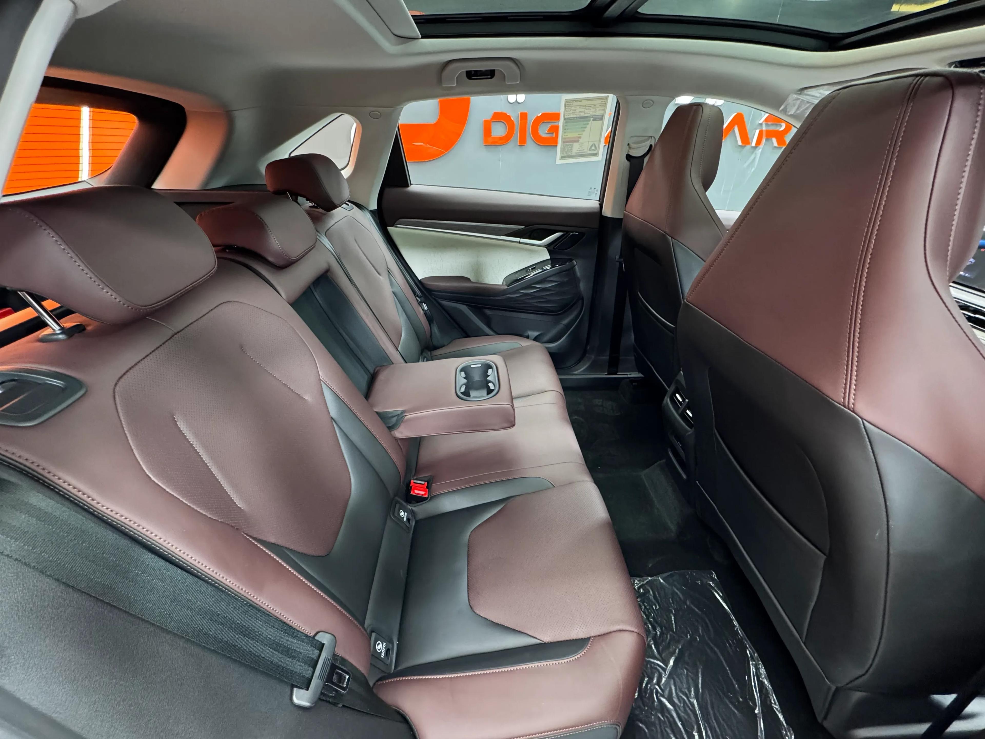 interior frontRight