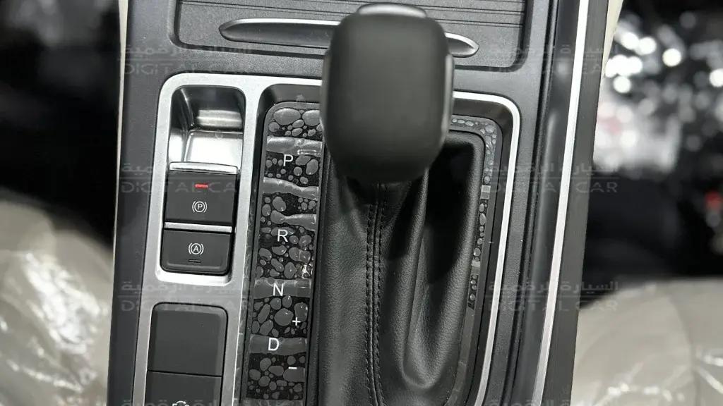 interior frontLeft