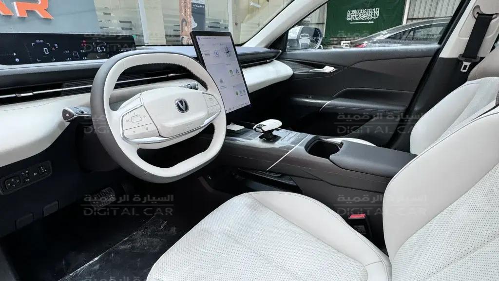 interior frontLeft